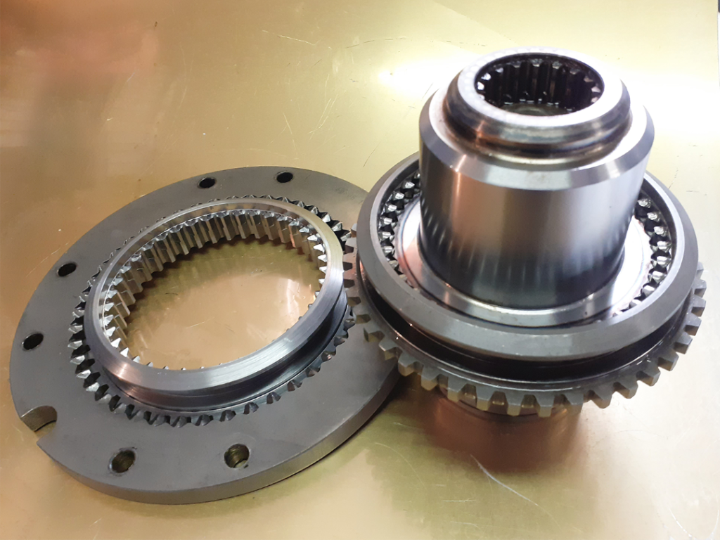 GRUPPO_TRASMISSIONE_RIDUTTORE-_TRATTORE_AGRICOLO